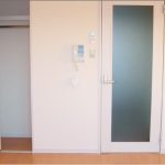 洋室内にクローゼットがあります。(内装)