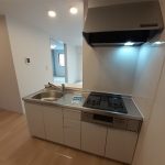 清潔感のある白を基調にしたバスルームです。(風呂)