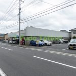 アルファスマート吉方温泉向かいの駐車場です。(外観)