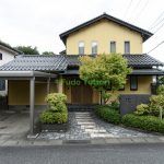 屋根付き車庫があります。内見可能です。ご連絡お待ちしております。(外観)