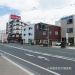 今町2丁目交差点から県庁方面に約30メートルです。(外観)