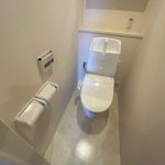 シャワー付きトイレ(内装)